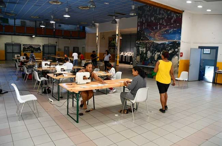 Farfar se transforme en atelier de couture solidaire