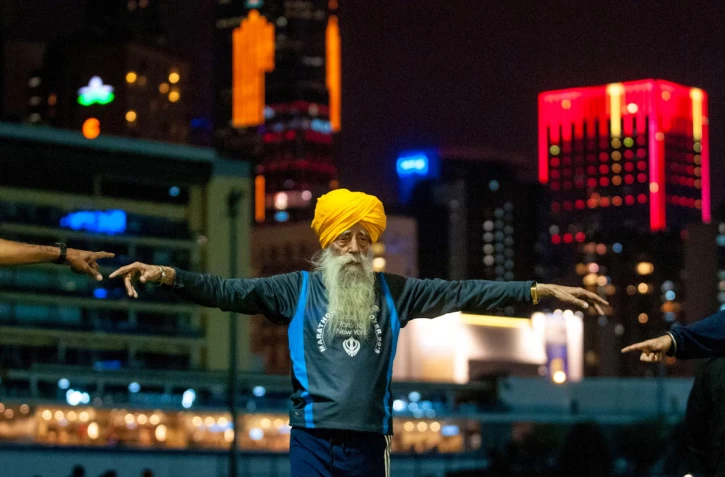 Fauja Singh, ici en 2013 au marathon de Hongkong, est mort dans un accident.