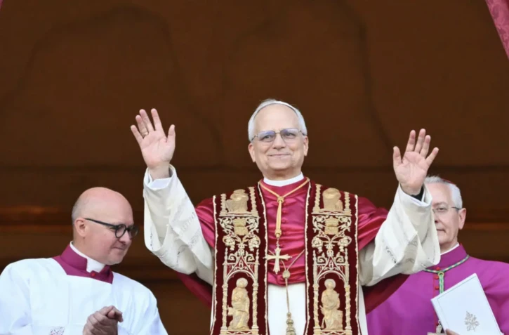  Fumée blanche: l'américain Robert Francis Prevost élu pape 