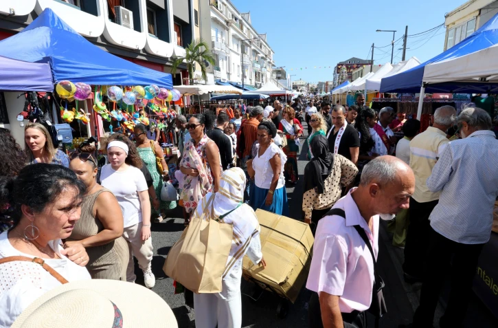 Saint-Denis : les commerçants font leur grande braderie [?]