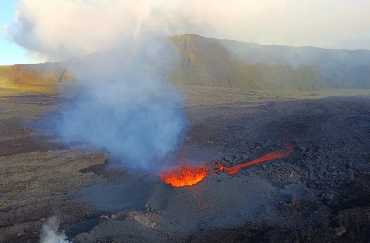 Le Volcan est en éruption