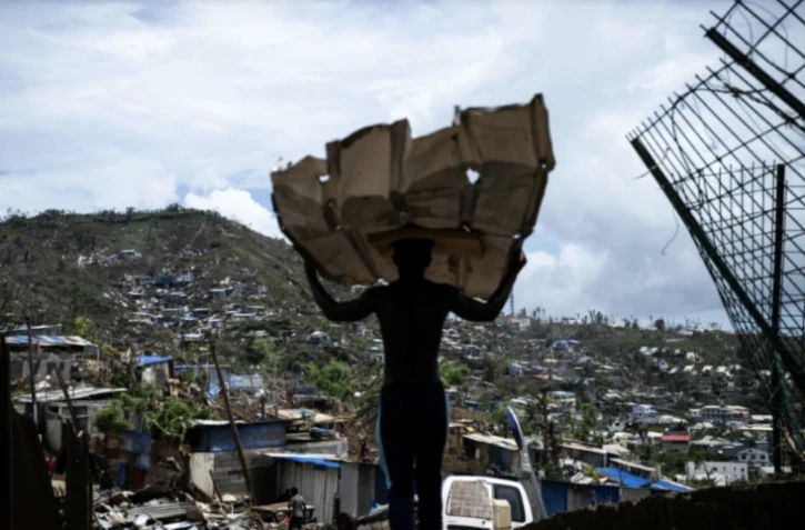 Le projet de loi d'urgence pour la reconstruction de Mayotte, présenté mercredi en Conseil des ministres, permettra de déroger aux règles d'urbanisme pendant deux ans ( AFP / JULIEN DE ROSA )