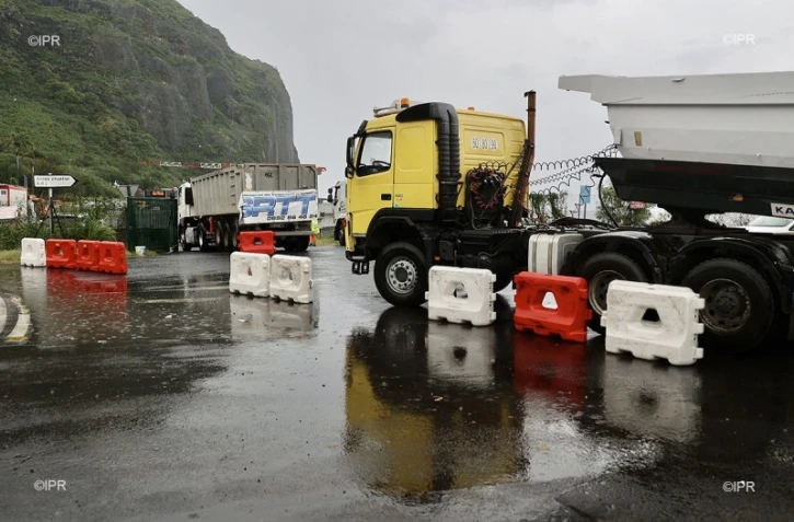 16 février 2021 blocage transporteurs nrl saint denis grts srtt