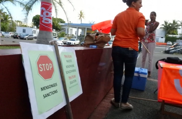 Isabelle Clain, psychologue-clinicienne et représentante du personnel syndiquée à la CFDT, s\'indigne du licenciement de son ex-collègue.