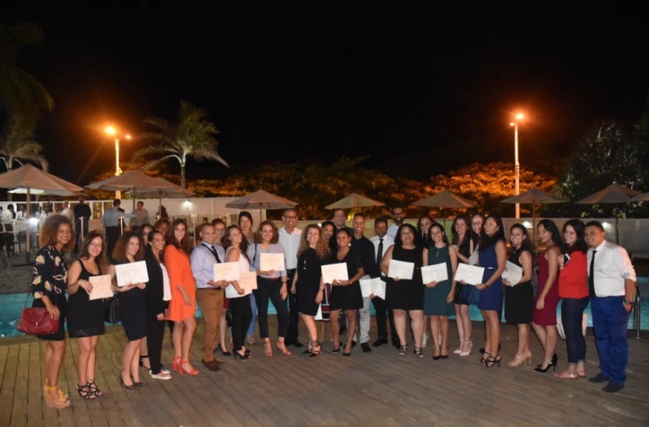 80 nouveaux diplômés à l\'IUT de Saint-Pierre dans le secteur bancaire.