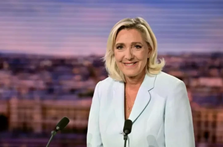 Marine Le Pen (Rassemblement national), sur le plateau de TF1, le 18 septembre 2023 à Boulogne-Billancourt (Hauts-de-Seine) ( AFP / Miguel MEDINA )