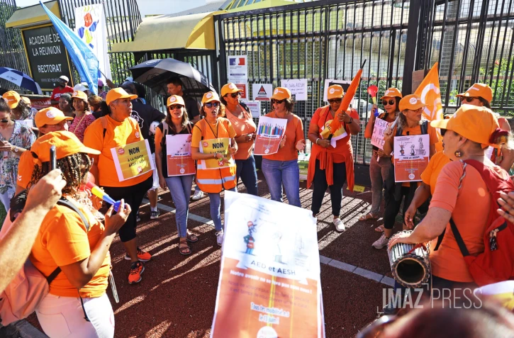 Saint-Denis - Grève des AESH devant le rectorat