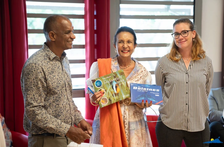 Huguette Bello en visite au centre de recherche Cyclotron Réunion Océan Indien