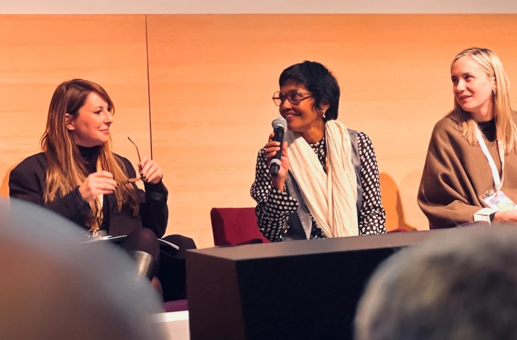 Ericka Bareigts présente la politique séniors de la ville de Saint-Denis à Paris