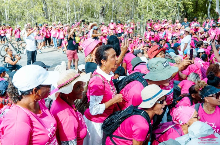 Région Réunion : 20.000 participant.e.s à la clôture de l'octobre rose de l'Odyssea