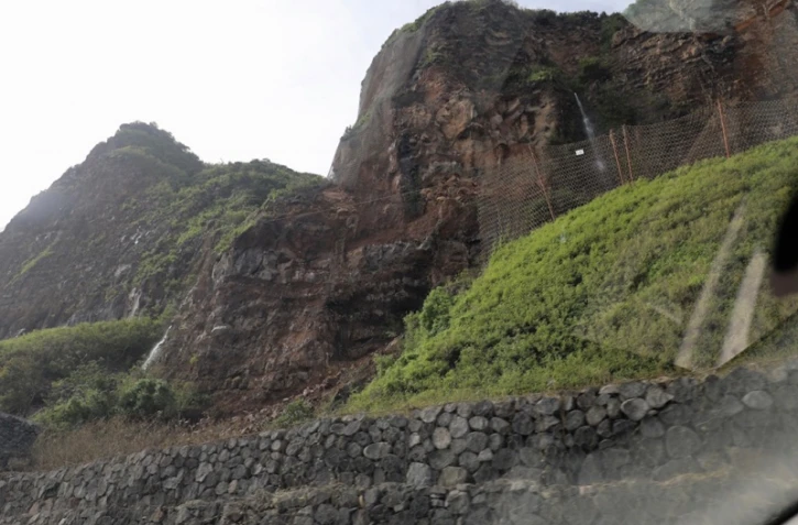 Explosion bloc rocheux route du Littoral  