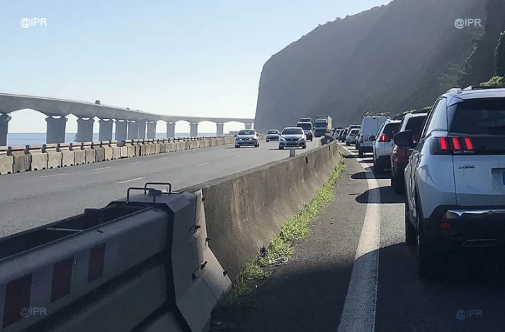Saint-Denis - Des kilomètres de bouchons dans le secteur du CHU Bellepierre