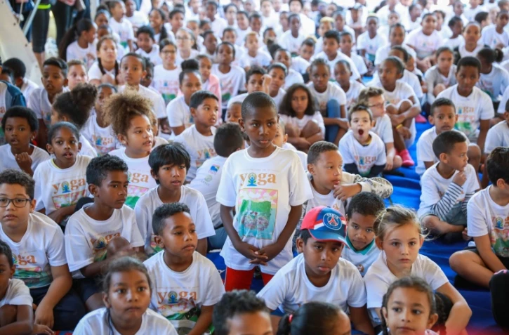 Les enfants dionysiens s'initient au yoga