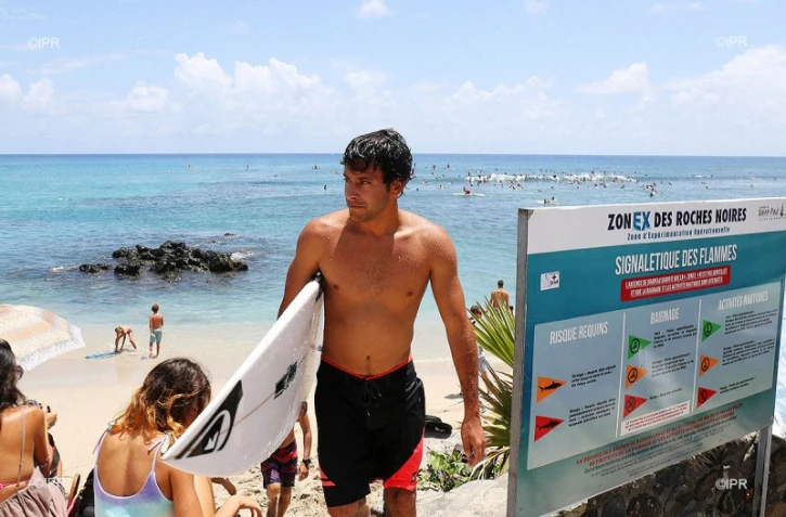 Surf Roches Noires 