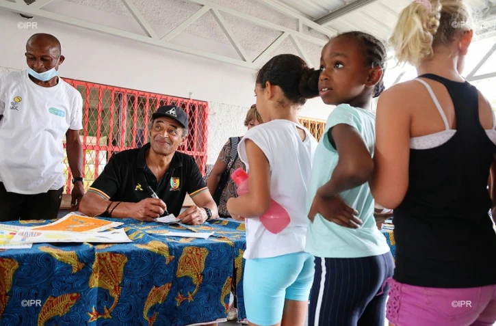 Yannick Noah en visite à l'école Blanche Pierson à Saint-Paul