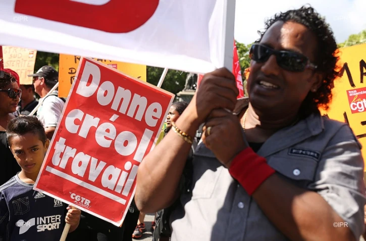 manifestation public privé
