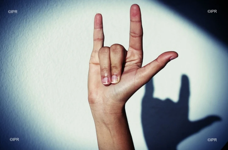 Mieux communiquer avec son bébé grâce à la langue des signes