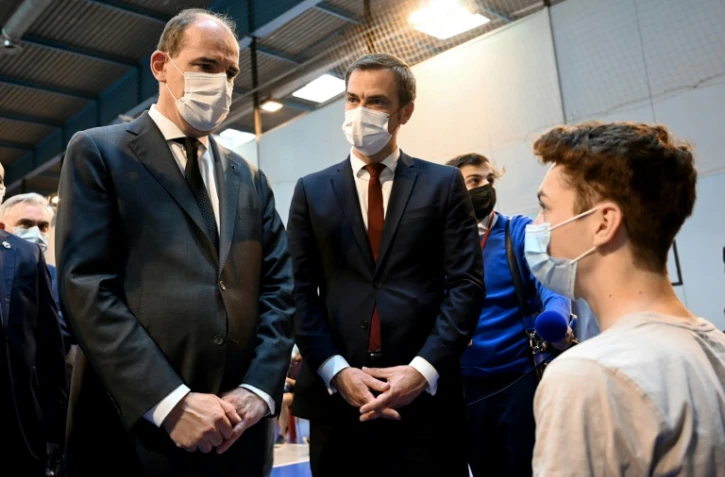 Jean Castex et Olivier Véran visitent le 31 mai 2021 le centre de vaccination de Saint-Maur-des-Fossés