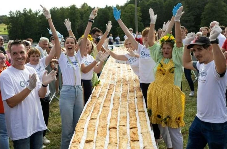 Chaîne de strudels de 3 km