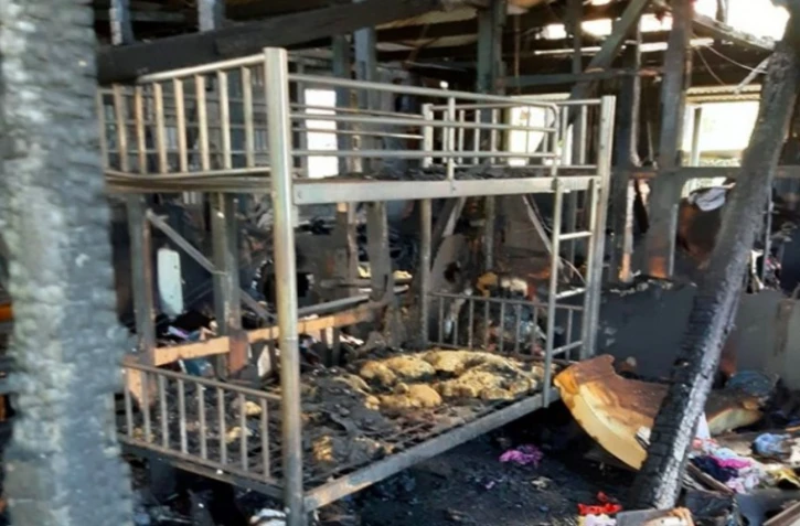 Maison brûlée aux Makes