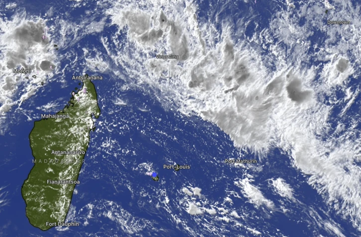 Une zone perturbée à 1.355 km au nord de La Réunion