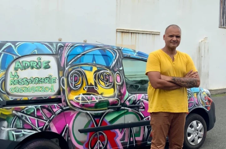 Camion de La Ressourcerie Léla graffé par Eko Lsa