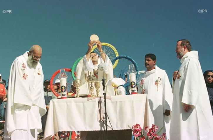 Le père François Glénac au piton des neiges