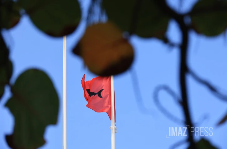 plage étang salé poste de secour
