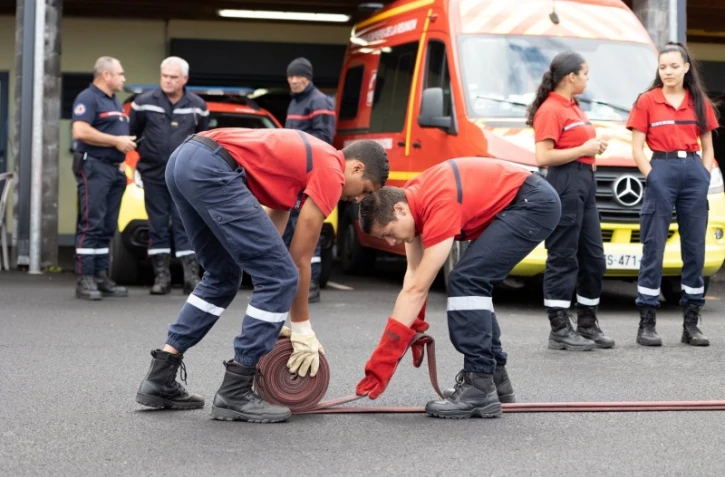 des lycéens du tampon en visite au centre d'incendie et de secours