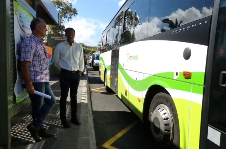 Le Pôle d\'échanges de Saint-Gilles-les-Hauts inauguré