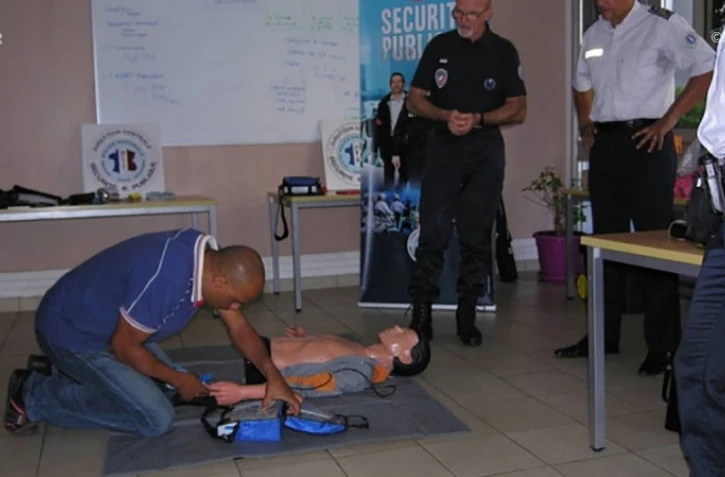 Police premiers secours 