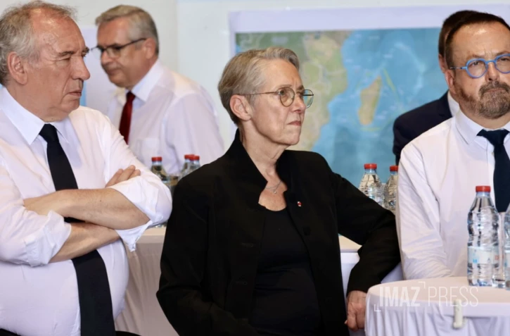 François Bayrou à la Réunion pour chido
