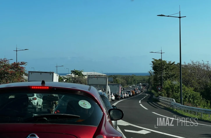 Saint-Denis : fin d'embouteilage sur la 4 voies au niveau de la Jamaïque