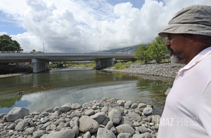 pecheur de la riviere de saint-denis 