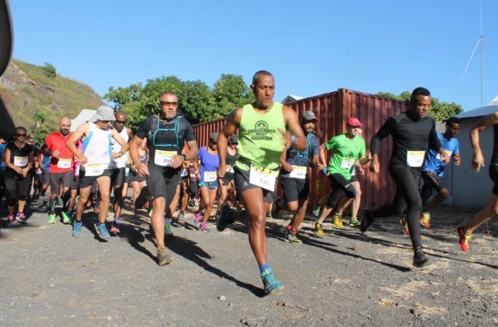 Saint-Paul - Une centaine de coureurs et marcheurs devant le CHOR