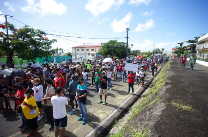 Une manifestation contre l?obligation vaccinale, à Capesterre-Belle-Eau (Guadeloupe), le 7 août 2021