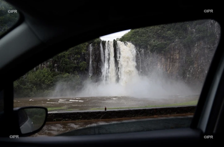 Pluie cascade Niagara 