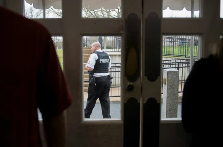 Un officier des services secrets devant la salle de presse de la Maison Blanche, le 28 mars 2017 à Washington