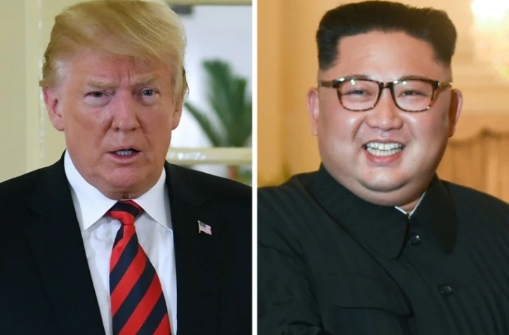 Le président américain Donald Trump (G), le 11 juin 2018 à Singapour, et le président nord-coréen Kim Jong Un (D), le 10 juin 2018 à Singapour.