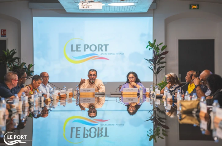 Le Port : le Conseil municipal vote une motion et poursuit ses investissements