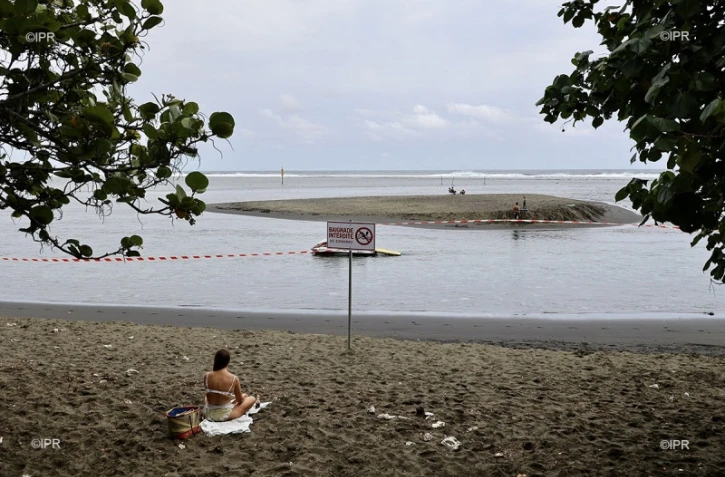  L'Etang-Salé : l'îlot éphémère est toujours là 