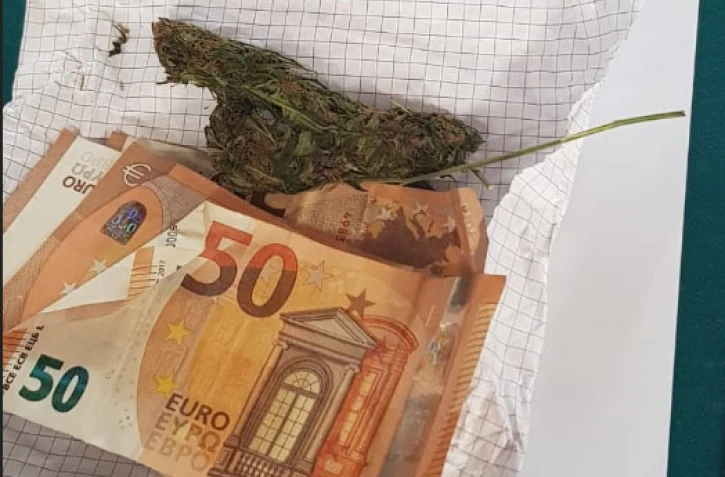 Le Port : du cannabis et de l'argent liquide saisis dans un snack 