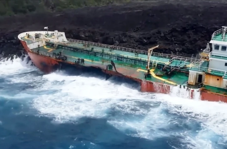 Tresta Star : la coque du bateau complètement éventrée 