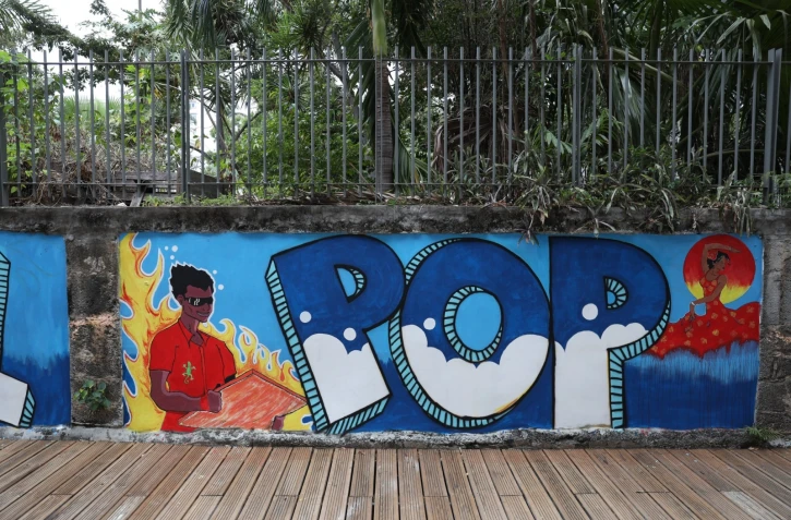 Saint-Denis : thème central de lékol POP lo kaf lé pa in kouler, lo kaf lé in valér