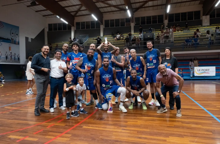 Le Tampon : victoire des équipes masculine et féminine de basket-ball