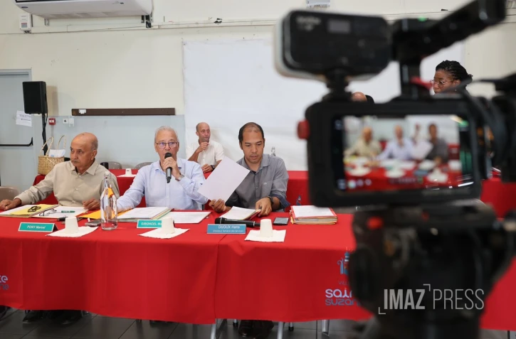 Sainte-Suzanne : Maurice Gironcel reste à son poste, partisans et opposants s'écharpent