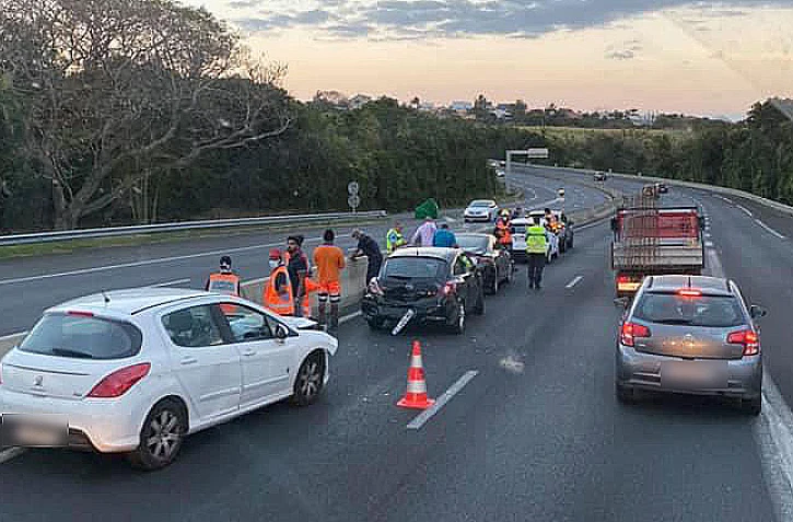 Accident impliquant 5 véhicules, au moins 5 km de bouchon vers Saint-Denis