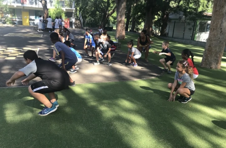 les élèves de l'école Louise Siarane fêtent le sport [
