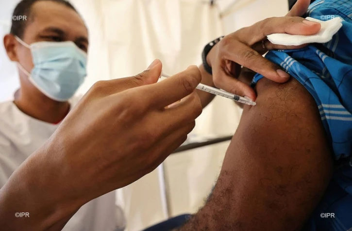 inauguration centre de vaccination pierrefonds