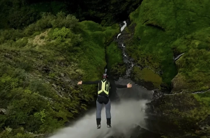 [Vidéo] Trou De Fer : il saute depuis le sommet de la cascade